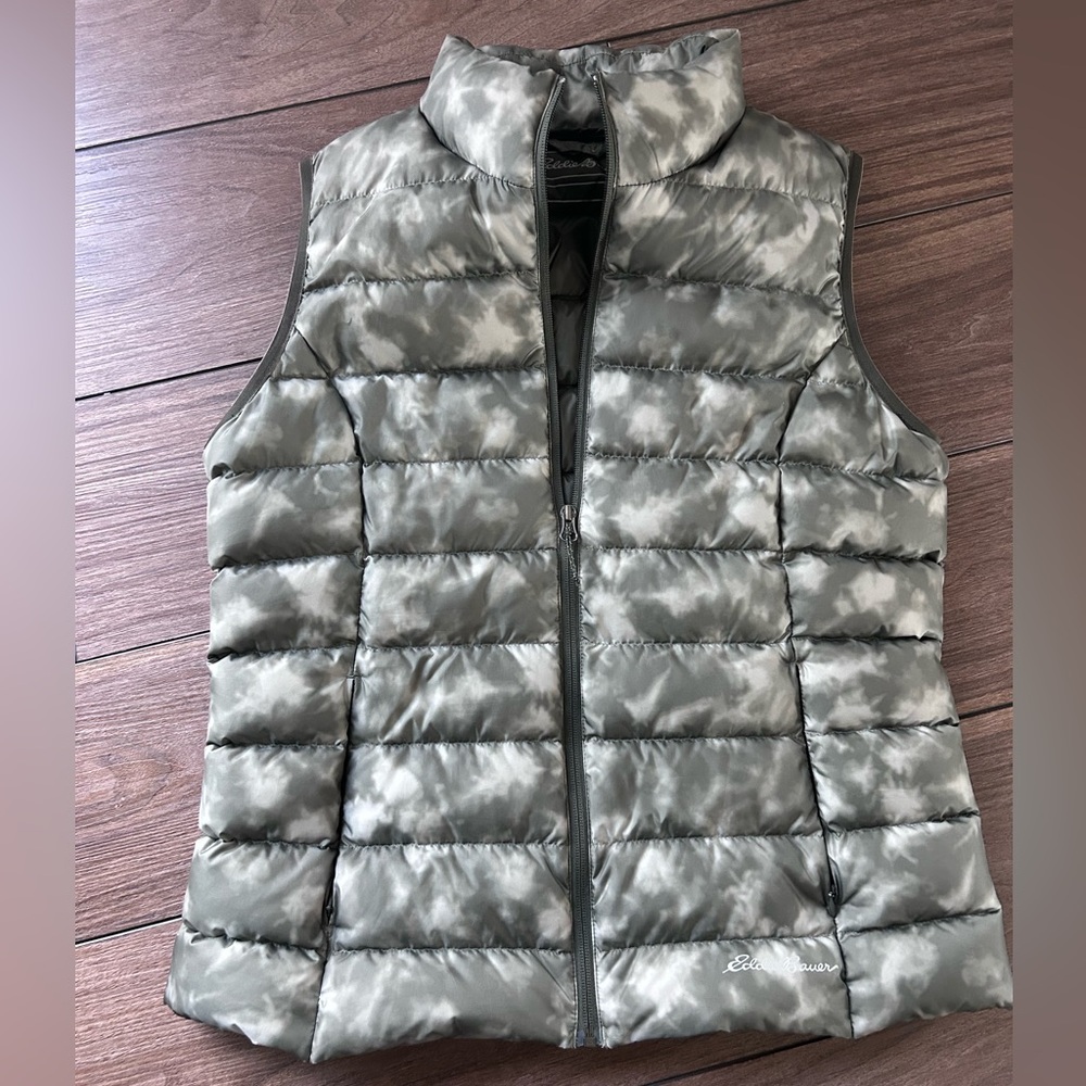 | Eddie Bauer | 650 Down Vest